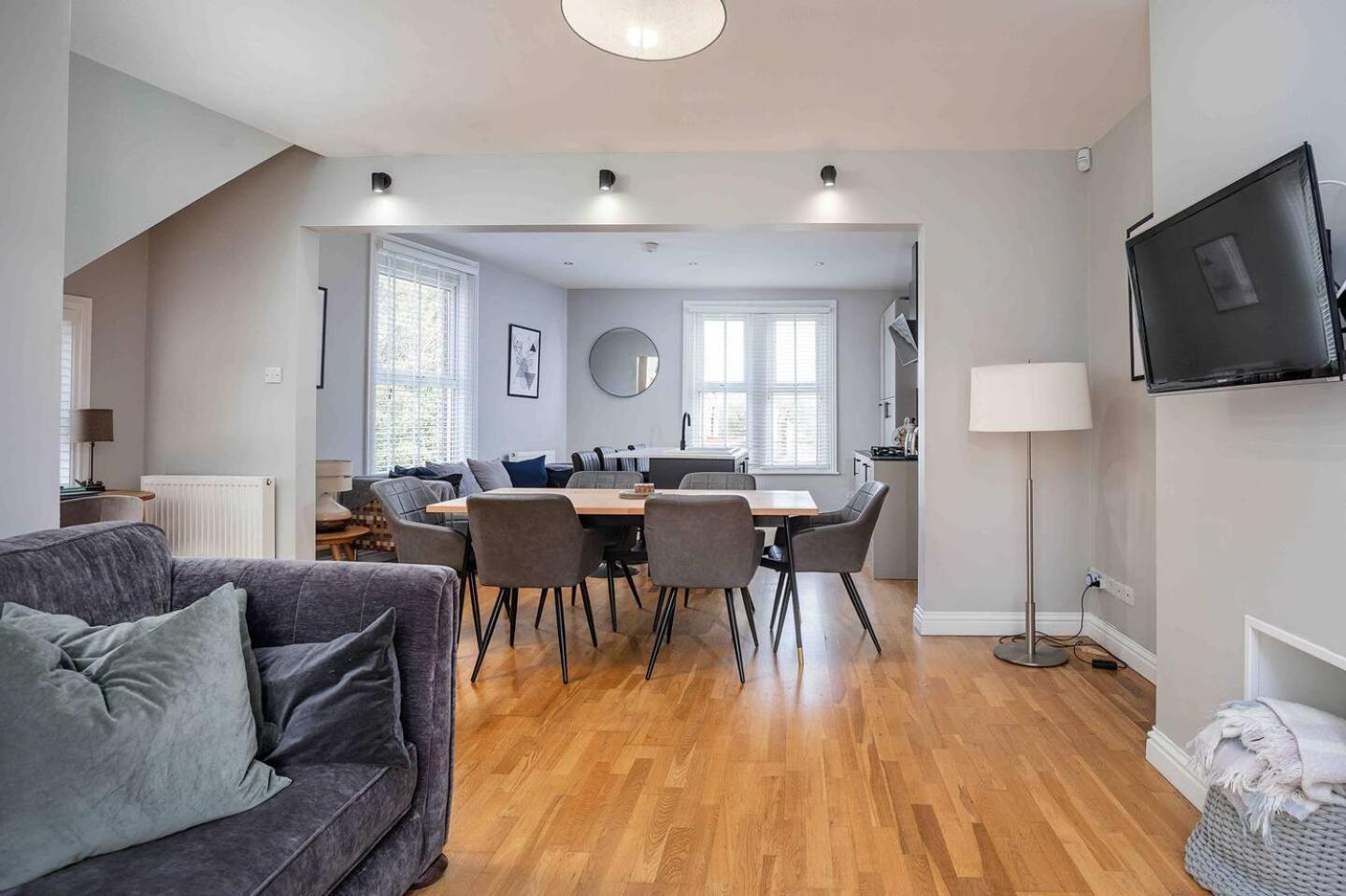 Stylish & Spacious 3 Bed Apartment With Parking Sheffield Extérieur photo