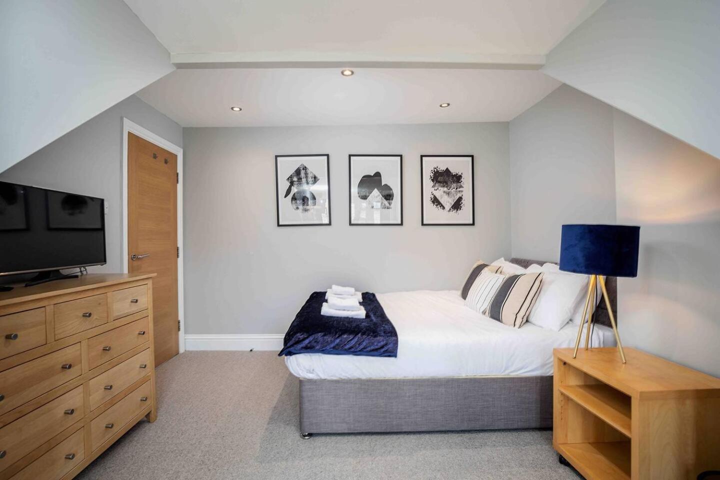 Stylish & Spacious 3 Bed Apartment With Parking Sheffield Extérieur photo